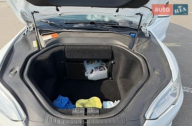 Лифтбек Tesla Model S 2015 в Киеве