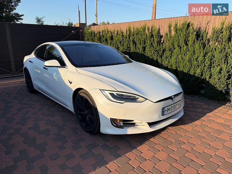 Лифтбек Tesla Model S 2020 в Сумах фото Лифтбек Tesla Model S 2020 в Сумах