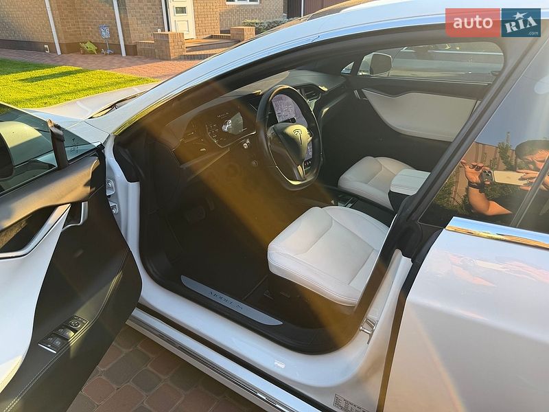 Лифтбек Tesla Model S 2020 в Сумах фото 11 Лифтбек Tesla Model S 2020 в Сумах