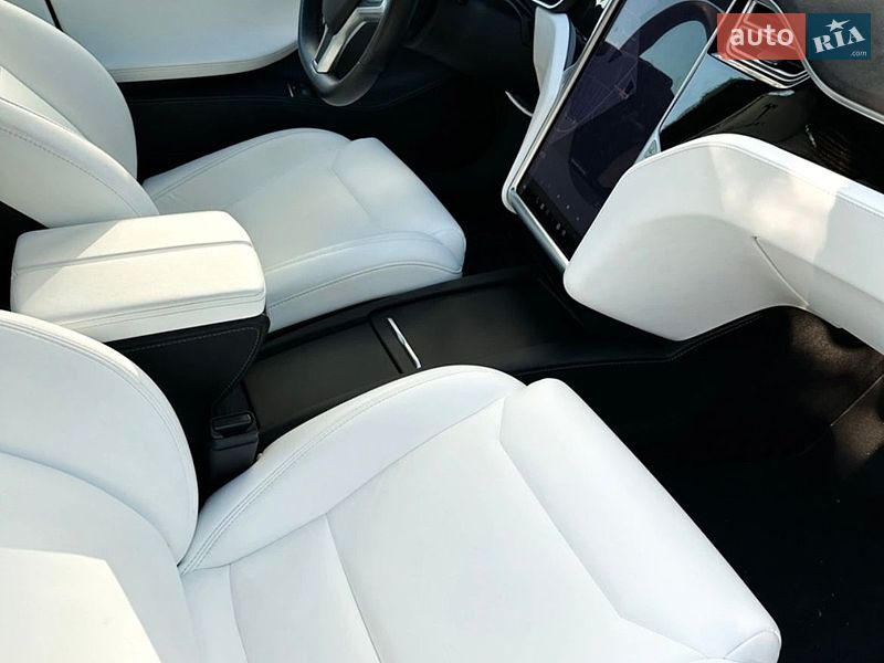 Лифтбек Tesla Model S 2017 в Ивано-Франковске фото 9 Лифтбек Tesla Model S 2017 в Ивано-Франковске