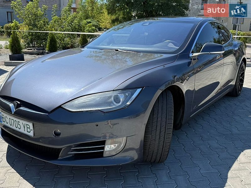 Лифтбек Tesla Model S 2016 в Львове фото Лифтбек Tesla Model S 2016 в Львове