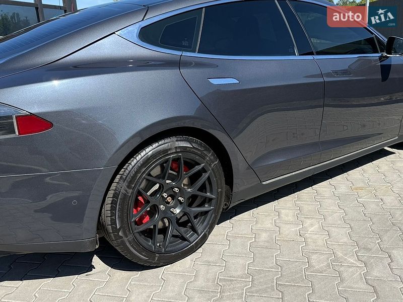 Лифтбек Tesla Model S 2016 в Львове фото 10 Лифтбек Tesla Model S 2016 в Львове