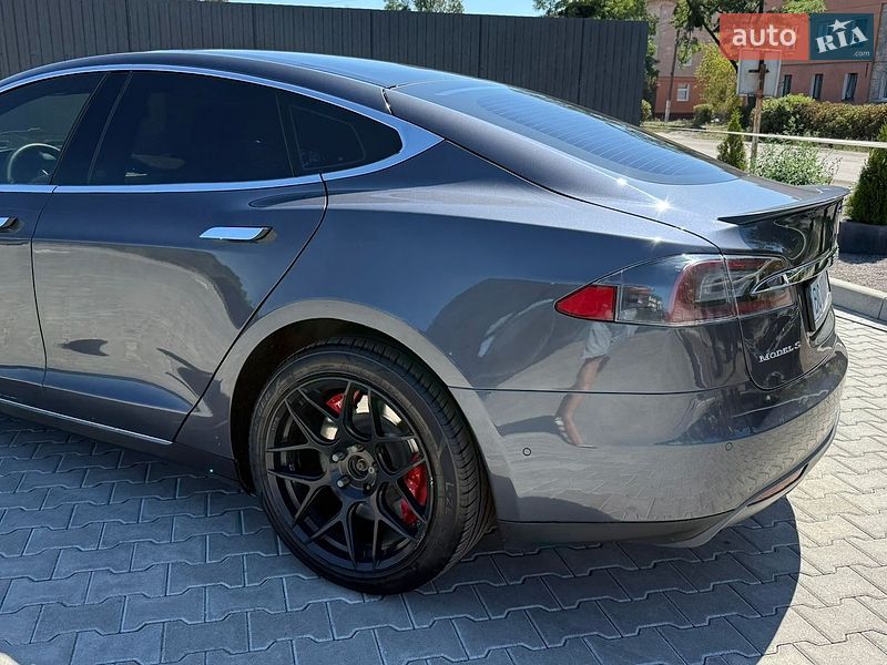 Лифтбек Tesla Model S 2016 в Львове фото 18 Лифтбек Tesla Model S 2016 в Львове