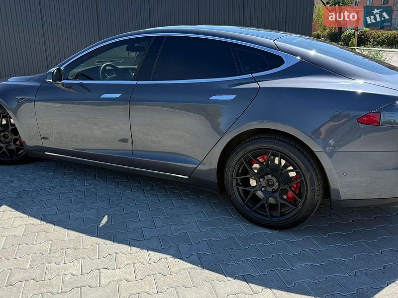 Лифтбек Tesla Model S 2016 в Львове фото 20 Лифтбек Tesla Model S 2016 в Львове
