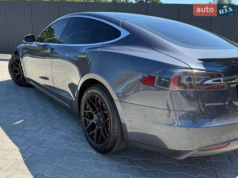 Лифтбек Tesla Model S 2016 в Львове фото 17 Лифтбек Tesla Model S 2016 в Львове