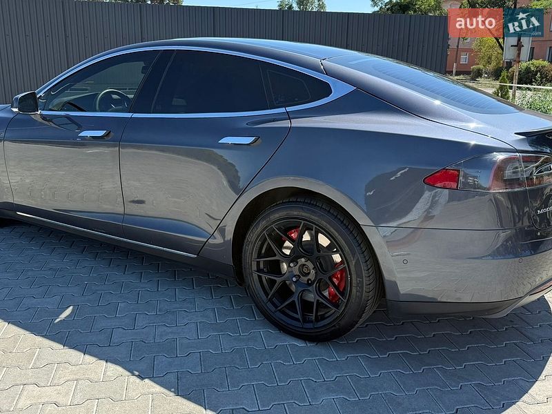 Лифтбек Tesla Model S 2016 в Львове фото 19 Лифтбек Tesla Model S 2016 в Львове