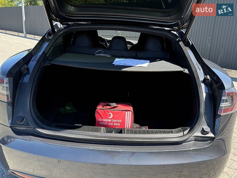 Лифтбек Tesla Model S 2016 в Львове фото 21 Лифтбек Tesla Model S 2016 в Львове