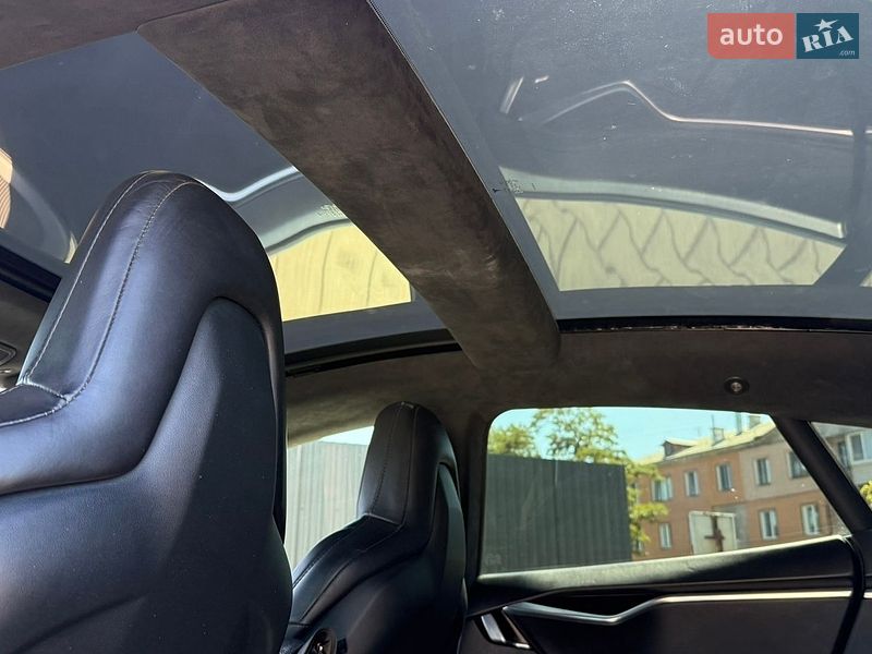 Лифтбек Tesla Model S 2016 в Львове фото 23 Лифтбек Tesla Model S 2016 в Львове