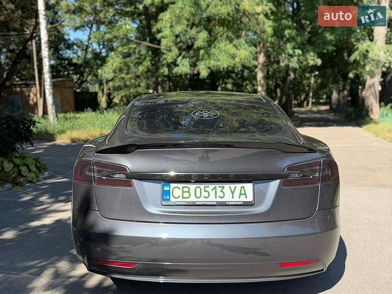 Лифтбек Tesla Model S 2018 в Чернигове