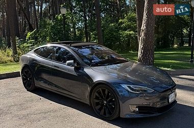 Лифтбек Tesla Model S 2018 в Чернигове