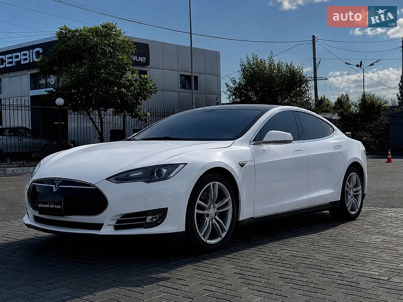 Лифтбек Tesla Model S 2014 в Николаеве
