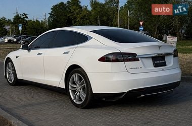 Лифтбек Tesla Model S 2014 в Николаеве
