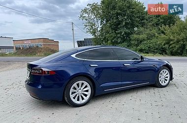 Ліфтбек Tesla Model S 2017 в Снятині