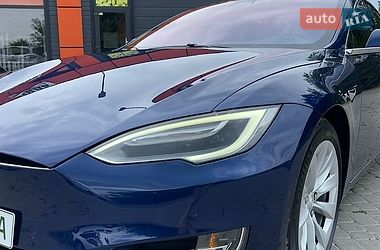 Ліфтбек Tesla Model S 2017 в Снятині