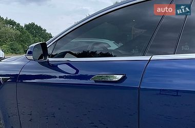 Ліфтбек Tesla Model S 2017 в Снятині
