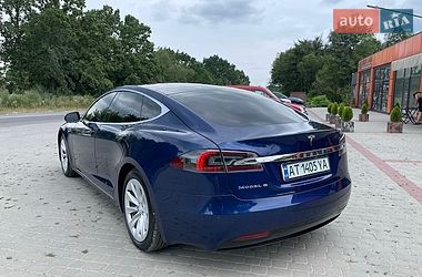 Ліфтбек Tesla Model S 2017 в Снятині