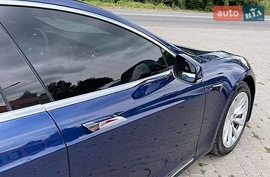 Ліфтбек Tesla Model S 2017 в Снятині