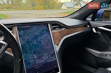 Лифтбек Tesla Model S 2017 в Снятине