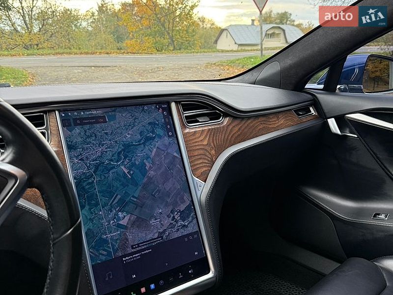Лифтбек Tesla Model S 2017 в Снятине
