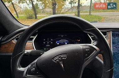 Ліфтбек Tesla Model S 2017 в Снятині
