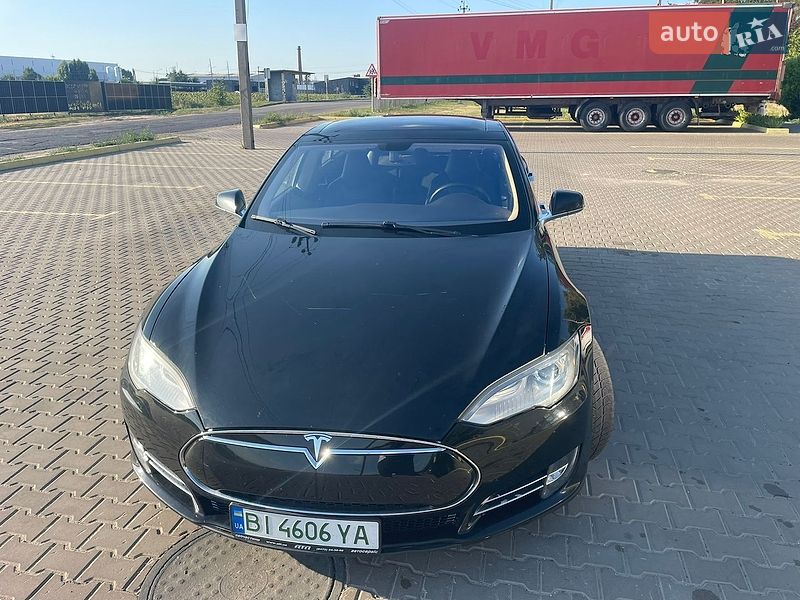 Лифтбек Tesla Model S 2013 в Полтаве