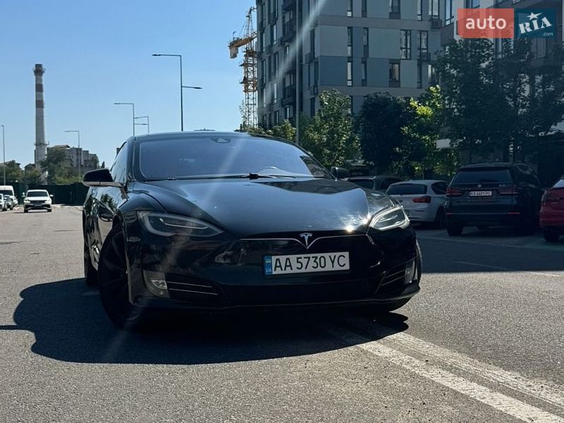 Ліфтбек Tesla Model S 2016 в Києві