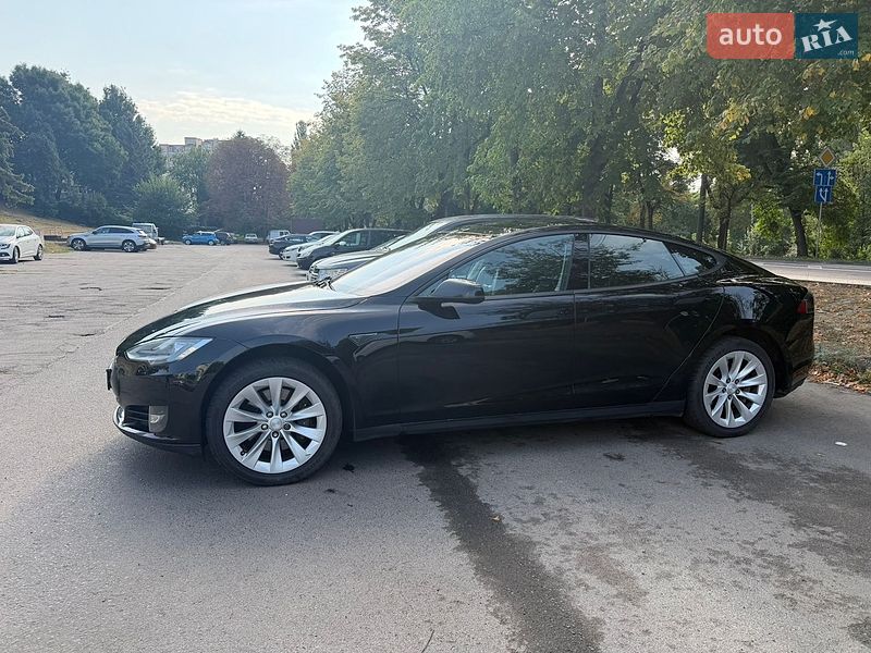 Лифтбек Tesla Model S 2014 в Луцке фото 2 Лифтбек Tesla Model S 2014 в Луцке