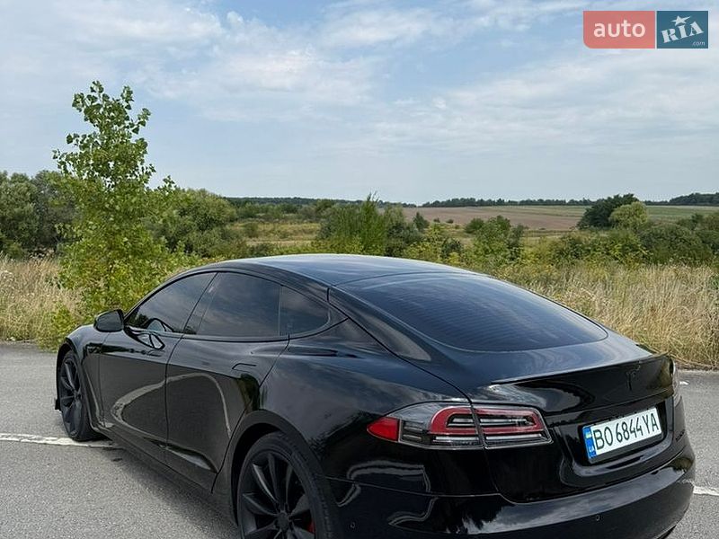 Лифтбек Tesla Model S 2020 в Тернополе