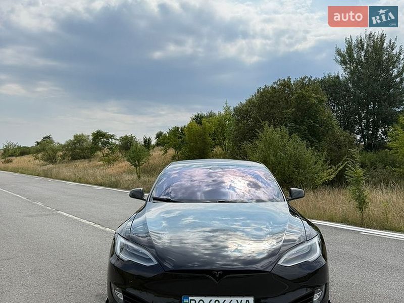 Лифтбек Tesla Model S 2020 в Тернополе