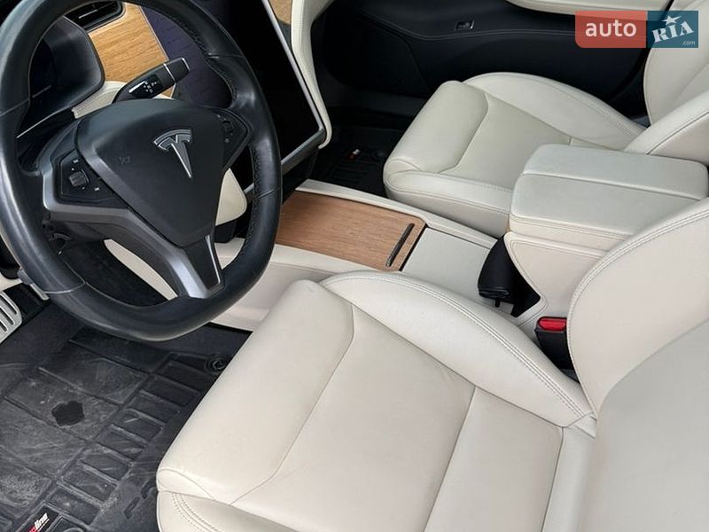 Лифтбек Tesla Model S 2020 в Тернополе