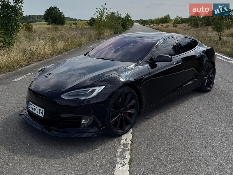 Tesla Model S 2020