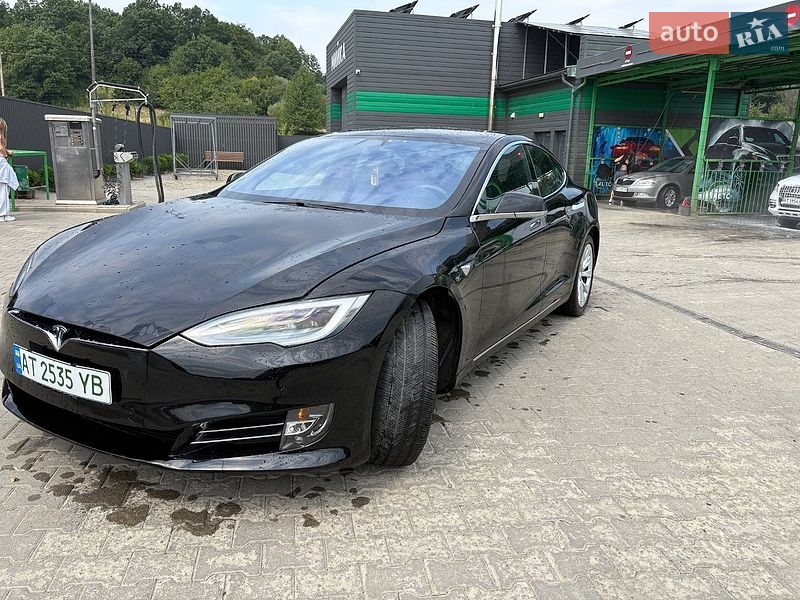 Лифтбек Tesla Model S 2018 в Коломые