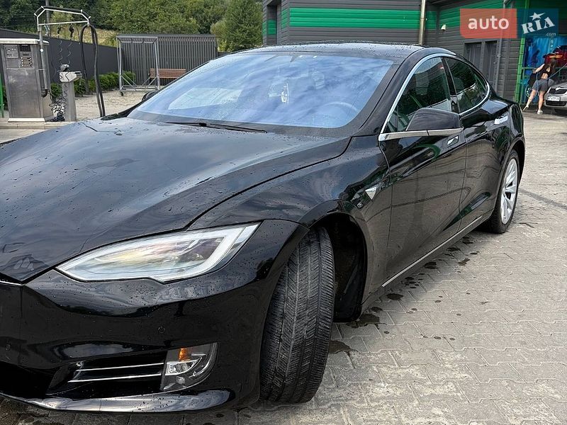 Лифтбек Tesla Model S 2018 в Коломые