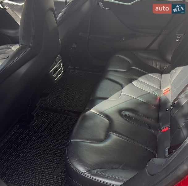 Лифтбек Tesla Model S 2013 в Ивано-Франковске