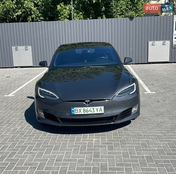 Ліфтбек Tesla Model S 2017 в Кам'янець-Подільському
