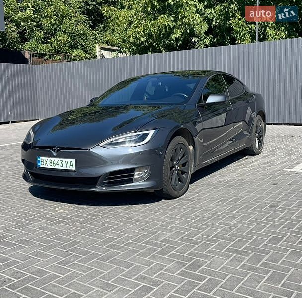 Лифтбек Tesla Model S 2017 в Каменец-Подольском