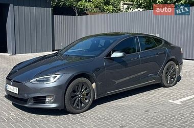 Ліфтбек Tesla Model S 2017 в Кам'янець-Подільському