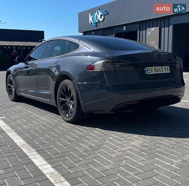 Ліфтбек Tesla Model S 2017 в Кам'янець-Подільському