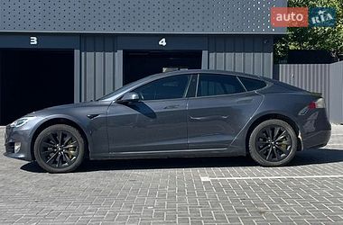 Ліфтбек Tesla Model S 2017 в Кам'янець-Подільському