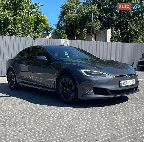 Лифтбек Tesla Model S 2017 в Каменец-Подольском