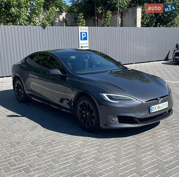 Лифтбек Tesla Model S 2017 в Каменец-Подольском