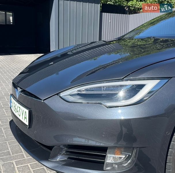 Ліфтбек Tesla Model S 2017 в Кам'янець-Подільському