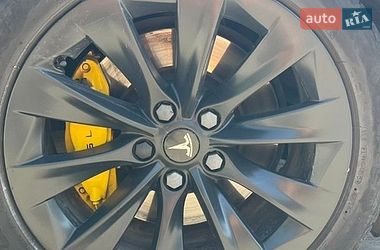 Ліфтбек Tesla Model S 2017 в Кам'янець-Подільському
