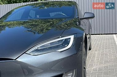 Лифтбек Tesla Model S 2017 в Каменец-Подольском