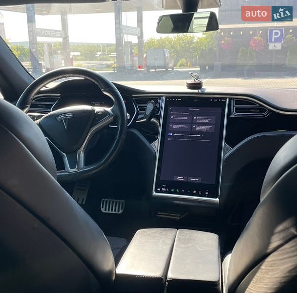 Ліфтбек Tesla Model S 2017 в Кам'янець-Подільському