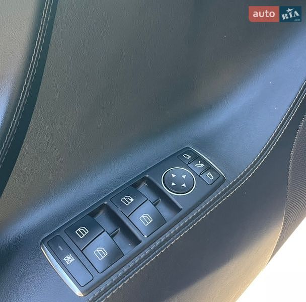 Ліфтбек Tesla Model S 2017 в Кам'янець-Подільському