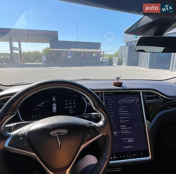 Лифтбек Tesla Model S 2017 в Каменец-Подольском