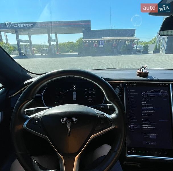 Ліфтбек Tesla Model S 2017 в Кам'янець-Подільському