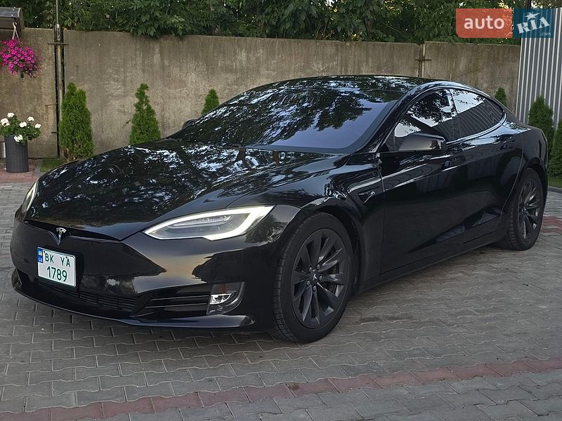 Лифтбек Tesla Model S 2018 в Костополе фото Лифтбек Tesla Model S 2018 в Костополе