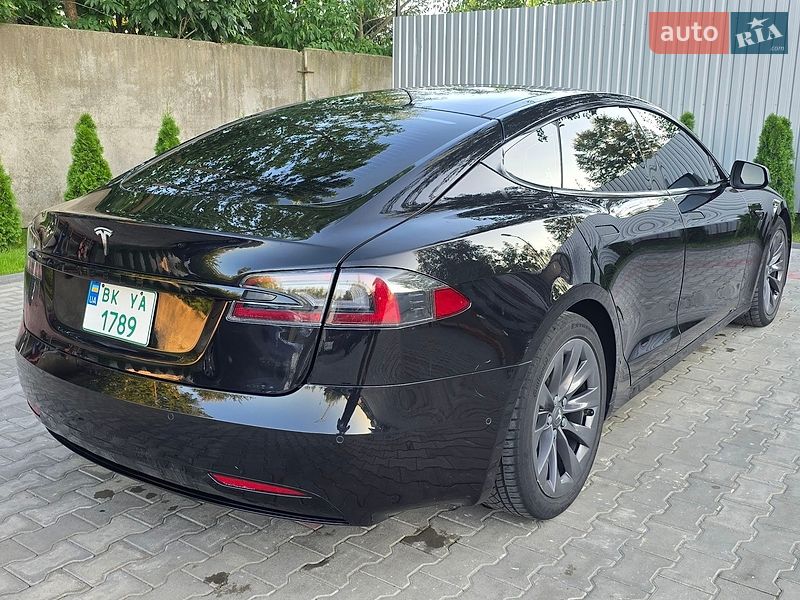 Лифтбек Tesla Model S 2018 в Костополе фото 10 Лифтбек Tesla Model S 2018 в Костополе